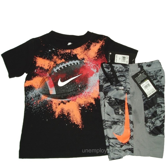 nike shirt short set